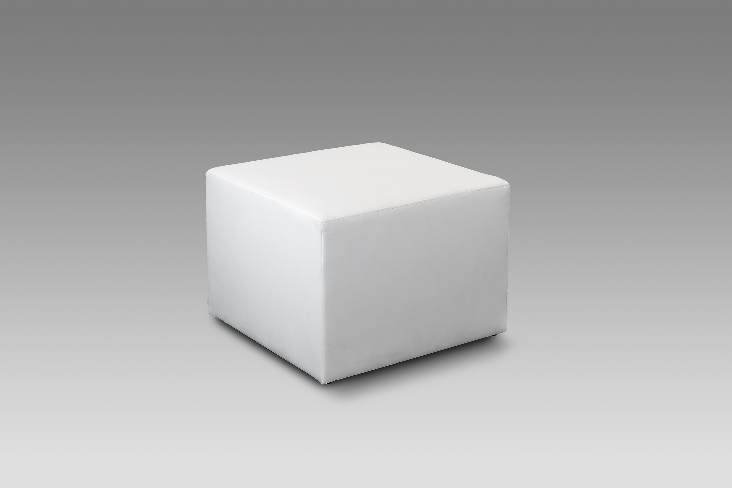 Noleggio pouf in ecopelle bianco cm 60×60 h. 45