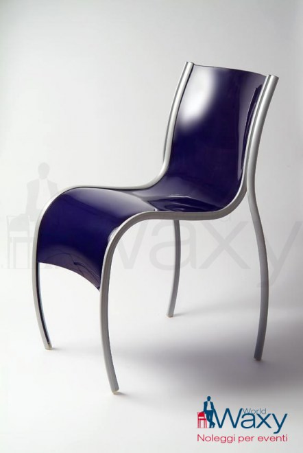 sedia kartell mod. FPE in polipropilene colorato in massa blu